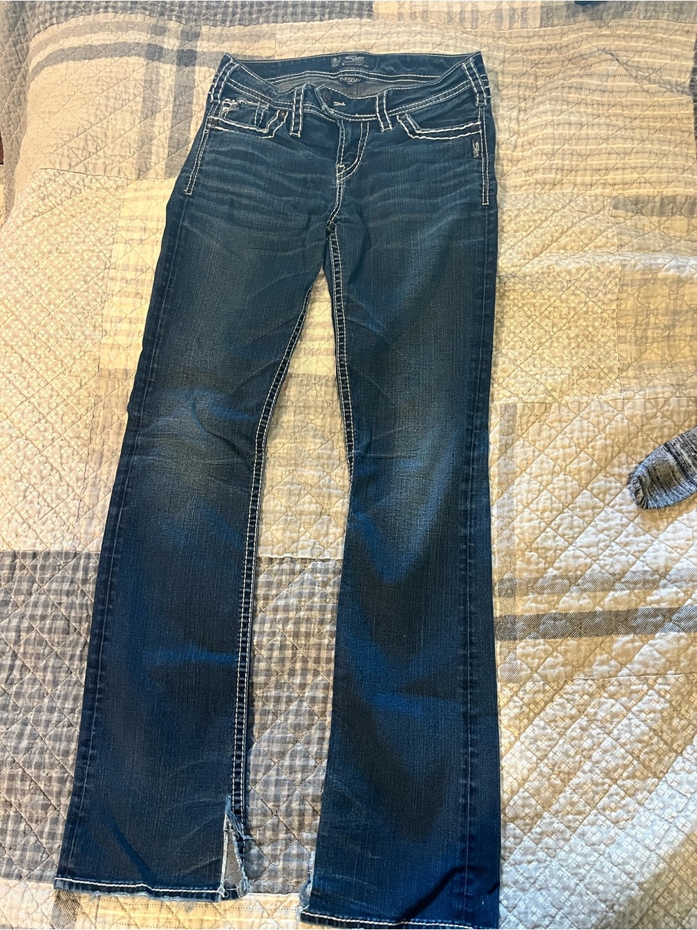 2 pair Women's Silver Jeans w28/L31 & w28/L33